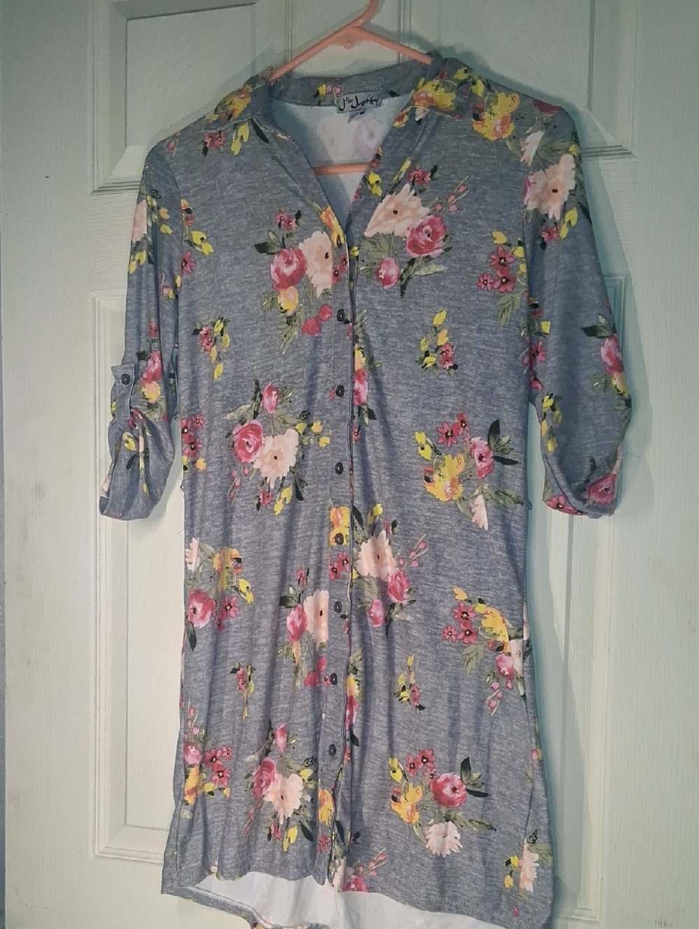 J for Justify Gray Floral Button-Down Shirt with Pink & Yellow Flowers Xtra Long